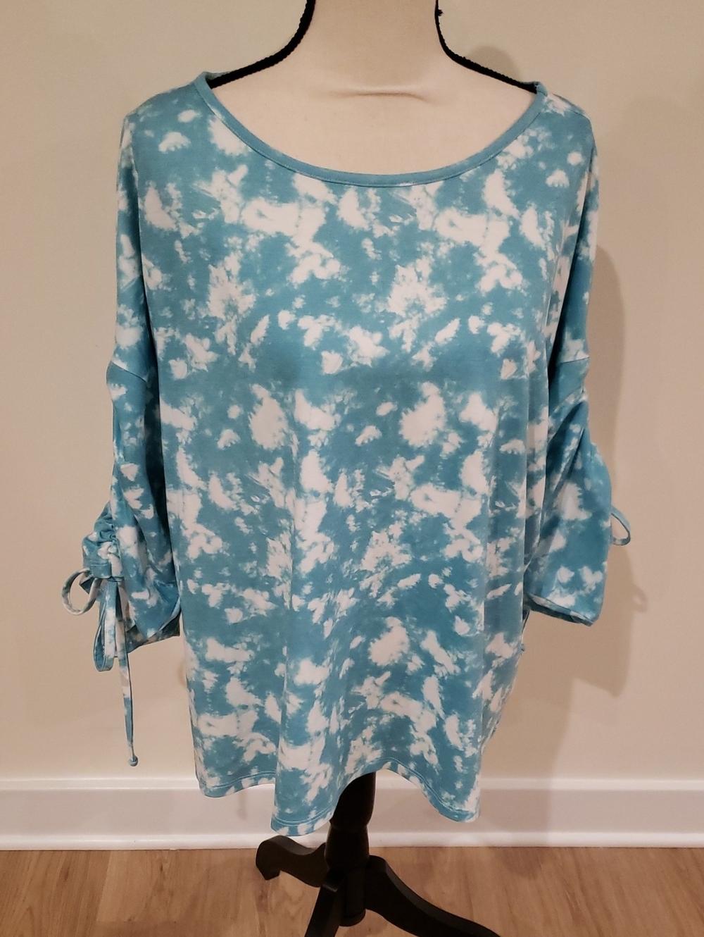 NEW Venus Turquoise and White Tie-Dye Women's Top